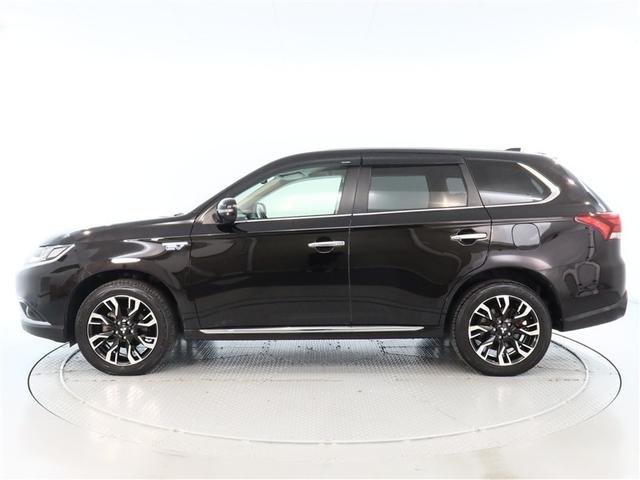 アウトランダーPHEV Gナビパッケージ 1年間走行無制限保証 衝突回避被害軽減 車線逸脱警報機能 メモリナビ フルセグTV バックカメラ パノラミックモニタ 後席用モニター ETC 電源コンセント クルーズコントロール LEDヘッドライト(3枚目)