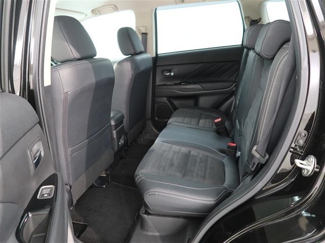 アウトランダーPHEV Gナビパッケージ 1年間走行無制限保証 衝突回避被害軽減 車線逸脱警報機能 メモリナビ フルセグTV バックカメラ パノラミックモニタ 後席用モニター ETC 電源コンセント クルーズコントロール LEDヘッドライト(11枚目)