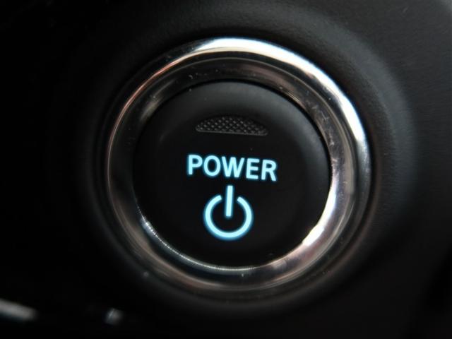 アウトランダーPHEV Gナビパッケージ 1年間走行無制限保証 衝突回避被害軽減 車線逸脱警報機能 メモリナビ フルセグTV バックカメラ パノラミックモニタ 後席用モニター ETC 電源コンセント クルーズコントロール LEDヘッドライト(21枚目)