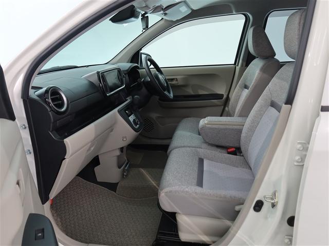 高いホールド性で運転姿勢が安定します。長距離ドライブでも疲れにくいのが魅力です。快適なドライビングライフをお送りください♪