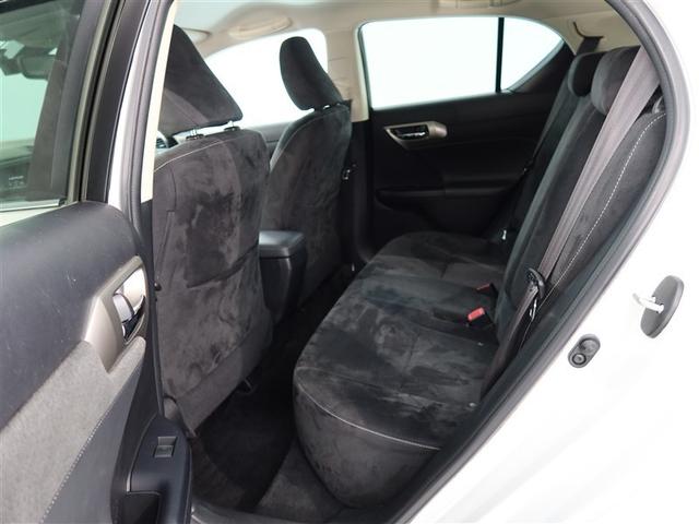 ゆとりある広々とした車内空間は、ドライブを始め買い物やレジャーなど、幅広く活躍します。一人でもみんなとでもお出かけを楽しみましょう！