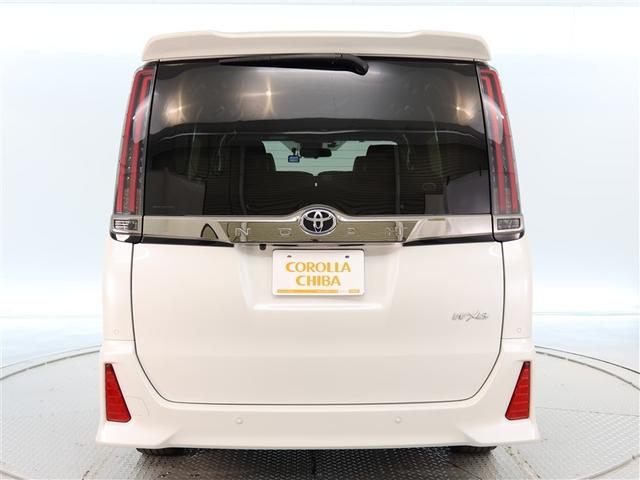 ノア Ｓｉ　ダブルバイビーＩＩＩ　１年間走行無制限保証　ペダル踏み間違い　衝突回避被害軽減　車線逸脱警報機能　メモリナビ　フルセグＴＶ　バックカメラ　ＥＴＣ　クルーズコントロール　電動スライドドア　ＬＥＤヘッドライト　ＤＶＤ再生（4枚目）