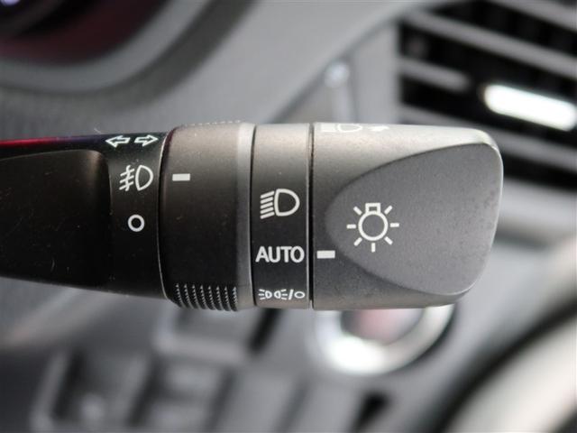 ノア Ｓｉ　ダブルバイビーＩＩＩ　１年間走行無制限保証　ペダル踏み間違い　衝突回避被害軽減　車線逸脱警報機能　メモリナビ　フルセグＴＶ　バックカメラ　ＥＴＣ　クルーズコントロール　電動スライドドア　ＬＥＤヘッドライト　ＤＶＤ再生（20枚目）