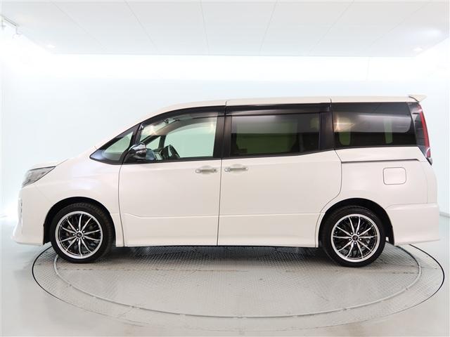 ノア ハイブリッドＳｉ　ダブルバイビーＩＩＩ　１年間走行無制限保証　ペダル踏み間違い　衝突回避被害軽減　車線逸脱警報機能　メモリナビ　フルセグＴＶ　バックカメラ　後席用モニター　ドライブレコーダー　ＥＴＣ　クルーズコントロール　電動スライドドア（3枚目）