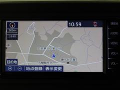 ナビゲーション付き。タッチパネル式で使いやすく、お出かけもラクラクです。 3