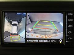 パノラミックビューモニター付きです。車両を上から見たような映像をモニター画面に表示。運転席からの目視では見にくい、車両周辺の状況をリアルタイムでしっかり確認できます。 4