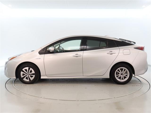 プリウス A 1年間走行無制限保証 ペダル踏み間違い 衝突回避被害軽減 車線逸脱警報機能 メモリナビ フルセグTV バックカメラ ドラレコ ETC クルコン LED スマートキー オートエアコン ブラインドモニタ(3枚目)