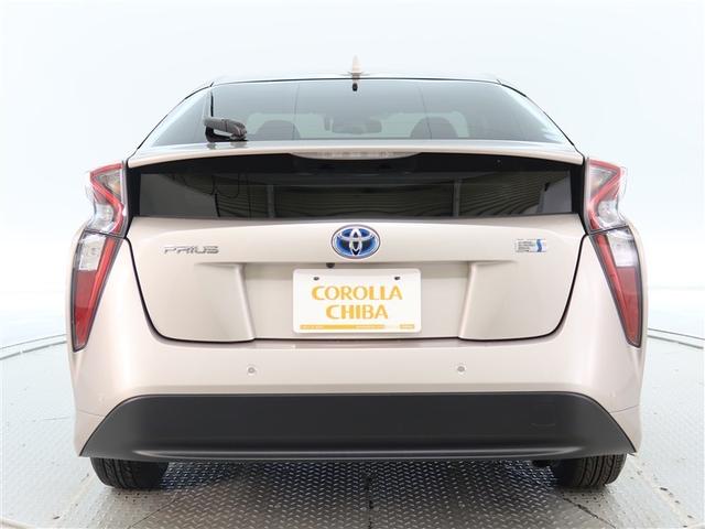 プリウス Ａプレミアム　１年間走行無制限保証　ペダル踏み間違い　衝突回避被害軽減　車線逸脱警報機能　メモリナビ　フルセグＴＶ　バックカメラ　ドライブレコーダー　ＥＴＣ　電源コンセント　クルーズコントロール　ＬＥＤ（4枚目）