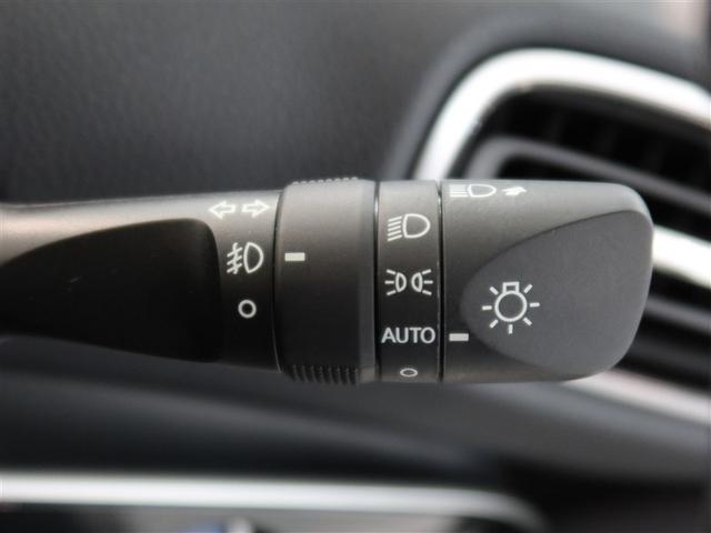 プリウス Ａプレミアム　１年間走行無制限保証　ペダル踏み間違い　衝突回避被害軽減　車線逸脱警報機能　メモリナビ　フルセグＴＶ　バックカメラ　ドライブレコーダー　ＥＴＣ　電源コンセント　クルーズコントロール　ＬＥＤ（20枚目）