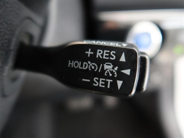 クルーズコントロール付きで高速道路走行での疲労を軽減します。