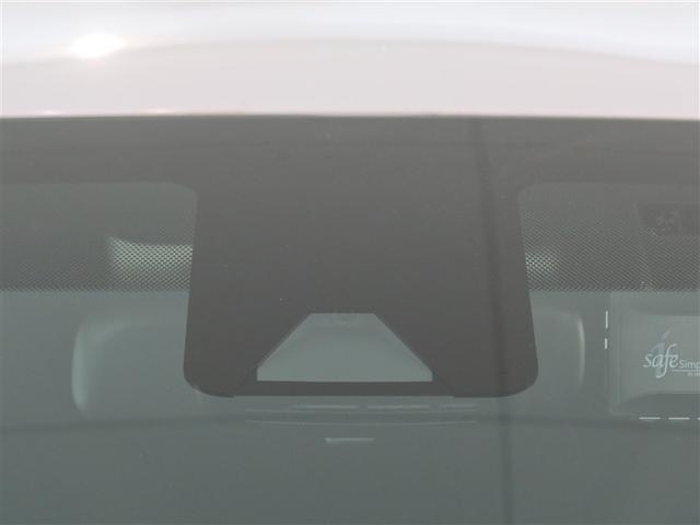 ヤリス X 1年間走行無制限保証 ペダル踏み間違い 衝突回避被害軽減 車線逸脱警報機能 メモリナビ バックカメラ ドライブレコーダー DVD再生 マニュアルエアコン ブラインドモニタ(14枚目)