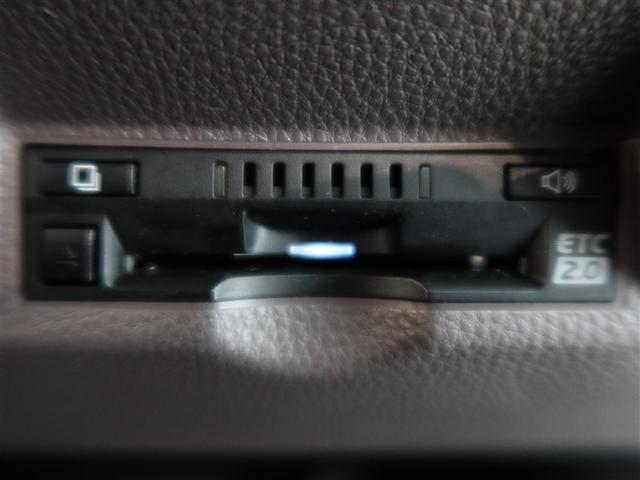 ヤリス G 1年間走行無制限保証 ペダル踏み間違い 衝突回避被害軽減 車線逸脱警報機能 メモリナビ バックカメラ パノラミックモニタ ETC クルーズコントロール LEDヘッドライト スマートキー オートエアコン(17枚目)