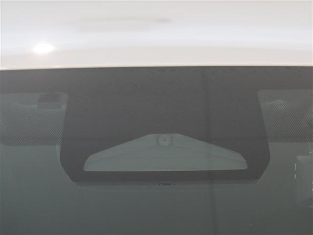 プリウス X 1年間走行無制限保証 ペダル踏み間違い 衝突回避被害軽減 車線逸脱警報機能 メモリナビ フルセグTV ドライブレコーダー ETC クルーズコントロール LEDヘッドライト DVD再生 スマートキー(12枚目)