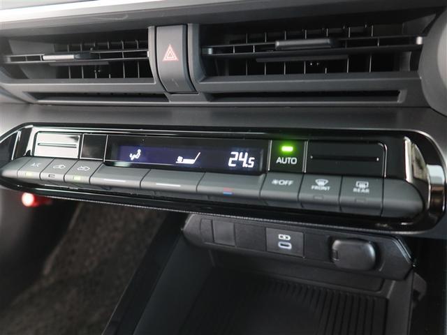 プリウス X 1年間走行無制限保証 ペダル踏み間違い 衝突回避被害軽減 車線逸脱警報機能 メモリナビ フルセグTV ドライブレコーダー ETC クルーズコントロール LEDヘッドライト DVD再生 スマートキー(18枚目)