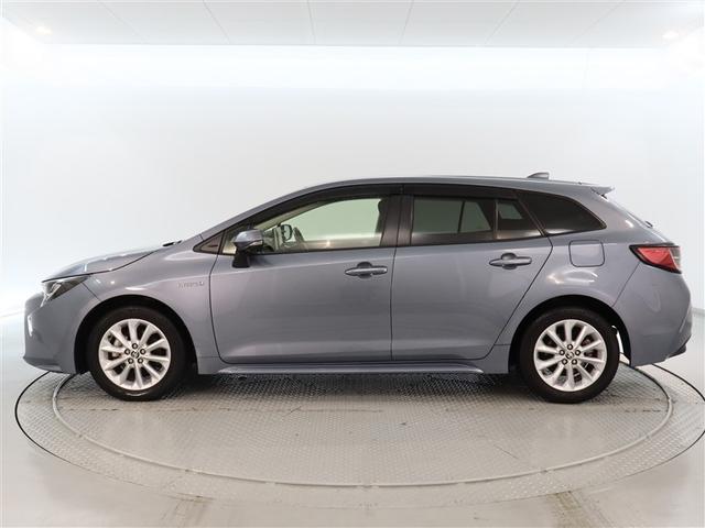 カローラツーリング ハイブリッド　Ｓ　１年間走行無制限保証　ペダル踏み間違い　衝突回避被害軽減　車線逸脱警報機能　メモリナビ　フルセグＴＶ　バックカメラ　ドライブレコーダー　ＥＴＣ　クルーズコントロール　ＬＥＤヘッドライト　ＤＶＤ再生（3枚目）