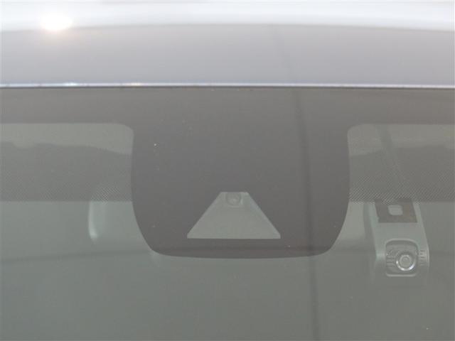 カローラツーリング ハイブリッド　Ｓ　１年間走行無制限保証　ペダル踏み間違い　衝突回避被害軽減　車線逸脱警報機能　メモリナビ　フルセグＴＶ　バックカメラ　ドライブレコーダー　ＥＴＣ　クルーズコントロール　ＬＥＤヘッドライト　ＤＶＤ再生（13枚目）