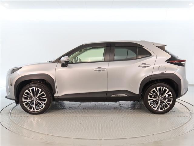 ヤリスクロス ハイブリッドZ 1年間走行無制限保証 ペダル踏み間違い 衝突回避被害軽減 車線逸脱警報機能 メモリナビ バックカメラ ETC クルーズコントロール LEDヘッドライト スマートキー オートエアコン ブラインドモニタ(3枚目)