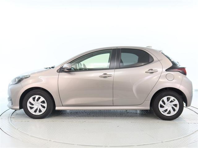 ヤリス ハイブリッドG 1年間走行無制限保証 ペダル踏み間違い 衝突回避被害軽減 車線逸脱警報機能 メモリナビ バックカメラ ETC クルーズコントロール スマートキー オートエアコン(3枚目)