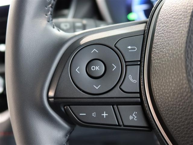 ステアリングスイッチ付き。前方から目を離すことなく操作することが可能です。