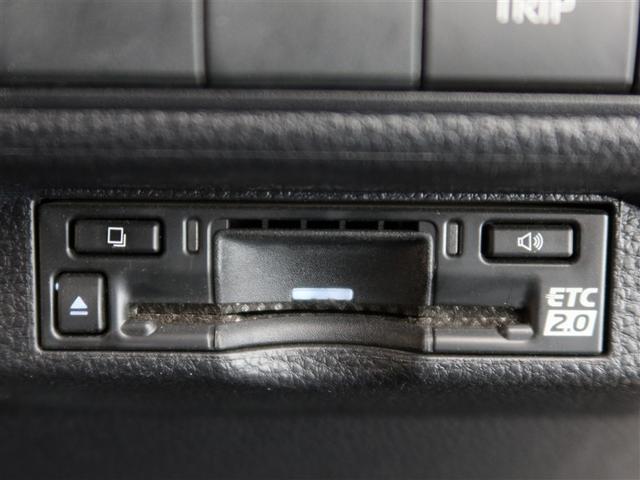 ＥＴＣ２．０車載器付きです。高速道路の料金所もスムーズに通過できます。