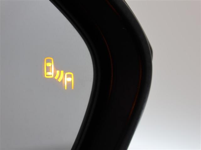 隣車線を走る車両をレーダーで検知し、ドアミラーでは確認しにくい後側方エリアに存在する車両に加え、急接近してくる車両も検知します。車両を検知するとドアミラーに搭載されたＬＥＤインジケーターが点灯します。