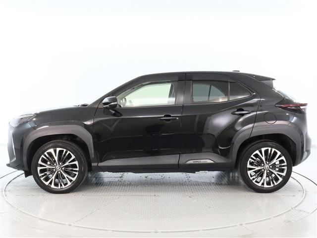 ヤリスクロス ハイブリッドＺ　１年間走行無制限保証　ペダル踏み間違い　衝突回避被害軽減　車線逸脱警報機能　メモリナビ　フルセグＴＶ　バックカメラ　パノラミックモニタ　ドライブレコーダー　ＥＴＣ　クルーズコントロール（3枚目）