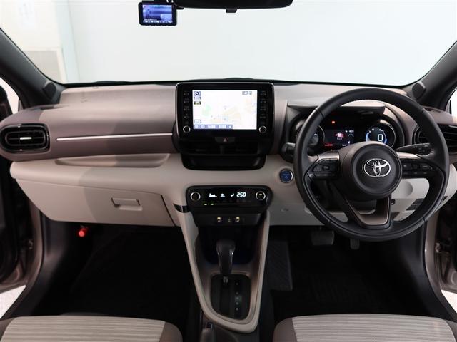 ヤリス ハイブリッドＺ　１年間走行無制限保証　ペダル踏み間違い　衝突回避被害軽減　車線逸脱警報機能　メモリナビ　バックカメラ　パノラミックモニタ　ＥＴＣ　クルーズコントロール　ＬＥＤヘッドライト　スマートキー　オートエアコン（8枚目）