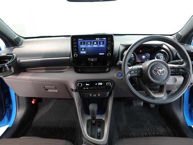 ヤリス ハイブリッドＧ　１年間走行無制限保証　ペダル踏み間違い　衝突回避被害軽減　車線逸脱警報機能　ＤＡ　フルセグＴＶ　バックカメラ　パノラミックモニタ　ＥＴＣ　クルーズコントロール　ＬＥＤヘッドライト　スマートキー（8枚目）