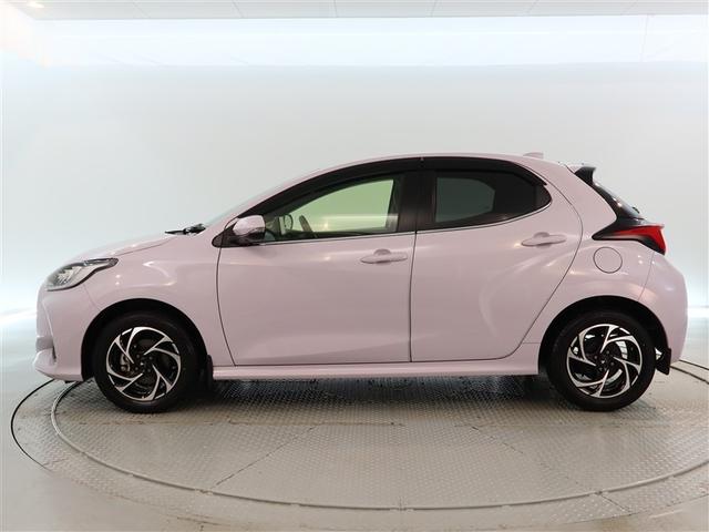 ヤリス Ｚ　１年間走行無制限保証　衝突回避被害軽減　車線逸脱警報機能　メモリナビ　フルセグＴＶ　バックカメラ　パノラミックモニタ　ドライブレコーダー　ＥＴＣ　クルーズコントロール　ＬＥＤヘッドライト　スマートキー（3枚目）