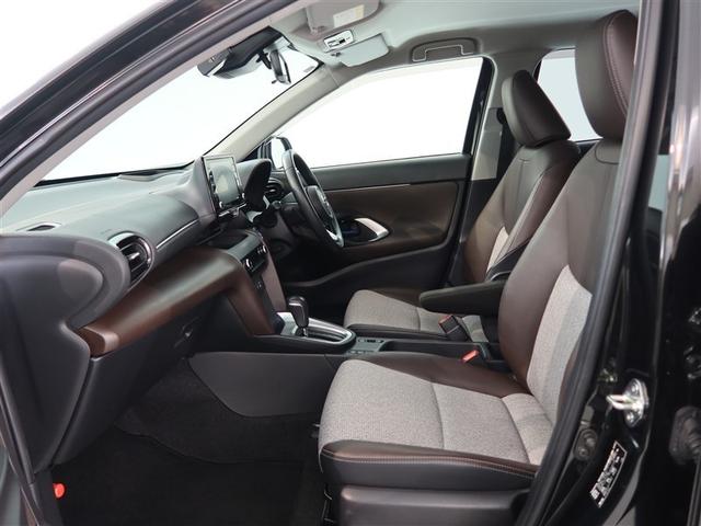 ヤリスクロス ハイブリッドＺ　１年間走行無制限保証　ペダル踏み間違い　衝突回避被害軽減　車線逸脱警報機能　メモリナビ　フルセグＴＶ　バックカメラ　ＥＴＣ　クルーズコントロール　ＬＥＤヘッドライト　ＤＶＤ再生　スマートキー（11枚目）