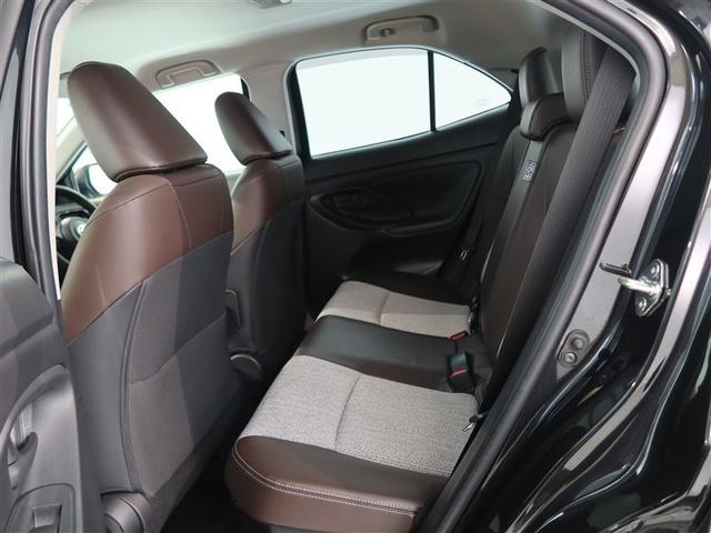 ヤリスクロス ハイブリッドＺ　１年間走行無制限保証　ペダル踏み間違い　衝突回避被害軽減　車線逸脱警報機能　メモリナビ　フルセグＴＶ　バックカメラ　ＥＴＣ　クルーズコントロール　ＬＥＤヘッドライト　ＤＶＤ再生　スマートキー（12枚目）