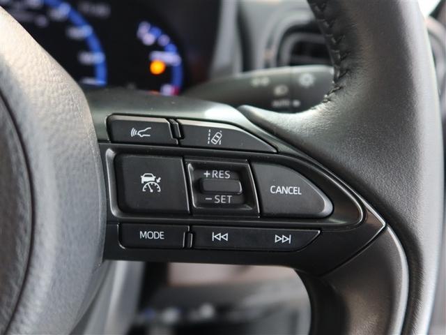 ヤリスクロス ハイブリッドＺ　１年間走行無制限保証　ペダル踏み間違い　衝突回避被害軽減　車線逸脱警報機能　メモリナビ　フルセグＴＶ　バックカメラ　ＥＴＣ　クルーズコントロール　ＬＥＤヘッドライト　ＤＶＤ再生　スマートキー（17枚目）