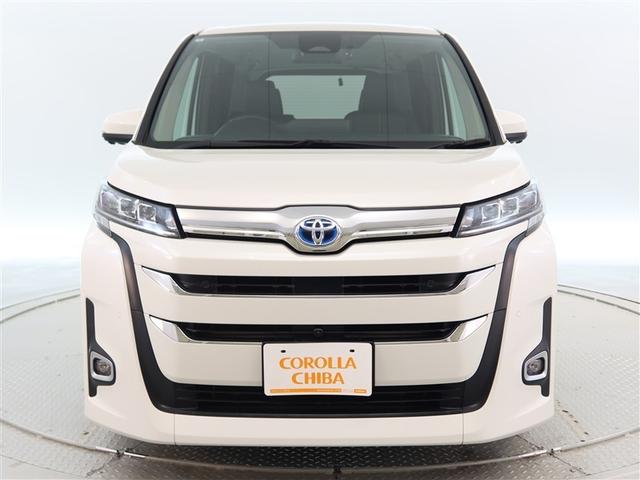 ノア ハイブリッドＺ　１年間走行無制限保証　ペダル踏み間違い　衝突回避被害軽減　車線逸脱警報機能　メモリナビ　フルセグＴＶ　バックカメラ　パノラミックモニタ　後席用モニター　ドライブレコーダー　ＥＴＣ　電源コンセント（2枚目）