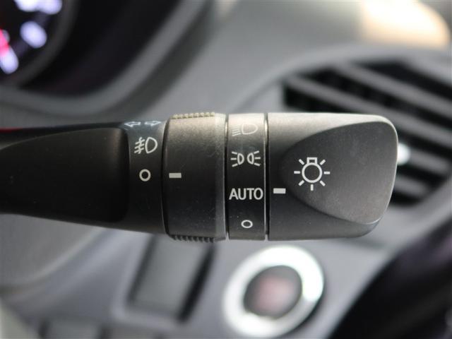 ノア Si 1年間走行無制限保証 メモリナビ フルセグTV バックカメラ 後席用モニター ETC 電動スライドドア LEDヘッドライト DVD再生 スマートキー オートエアコン アイドリングストップ(21枚目)