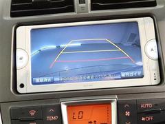 バックガイドモニターで、後方を確認しながら安心して駐車することができます。運転初心者も熟練者も必須の機能ですよ！ 3