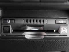 ＥＴＣ車載器付きです。高速道路の料金所もスムーズに通過できます。 7