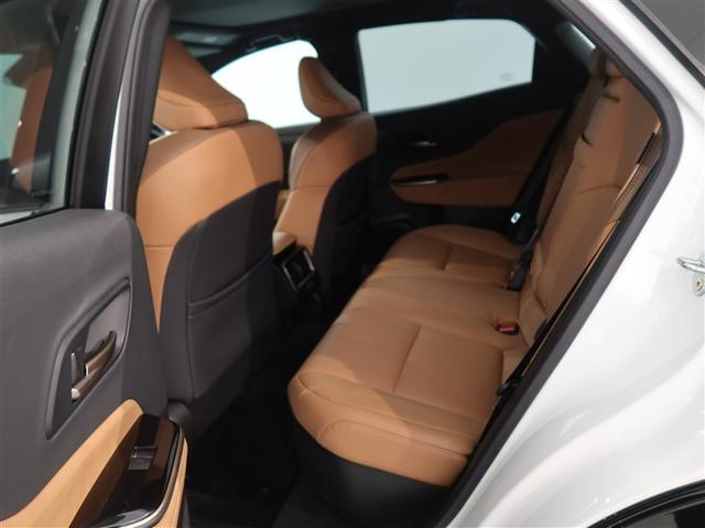 クラウンスポーツ Ｚ　１年間走行無制限保証　ペダル踏み間違い　衝突回避被害軽減　車線逸脱警報機能　メモリナビ　フルセグＴＶ　バックカメラ　パノラミックモニタ　ドライブレコーダー　ＥＴＣ　電源コンセント　クルーズコントロール（11枚目）