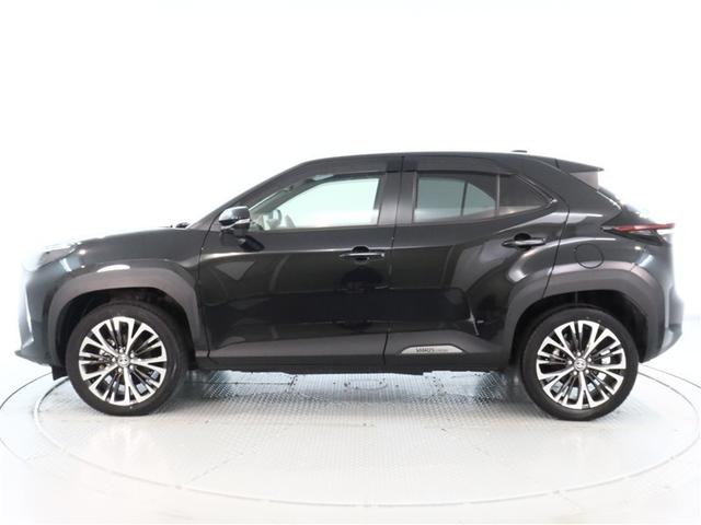 ヤリスクロス ハイブリッドＺ　１年間走行無制限保証　ペダル踏み間違い　衝突回避被害軽減　車線逸脱警報機能　メモリナビ　バックカメラ　ドライブレコーダー　ＥＴＣ　クルーズコントロール　ＬＥＤヘッドライト　スマートキー　オートエアコン（3枚目）