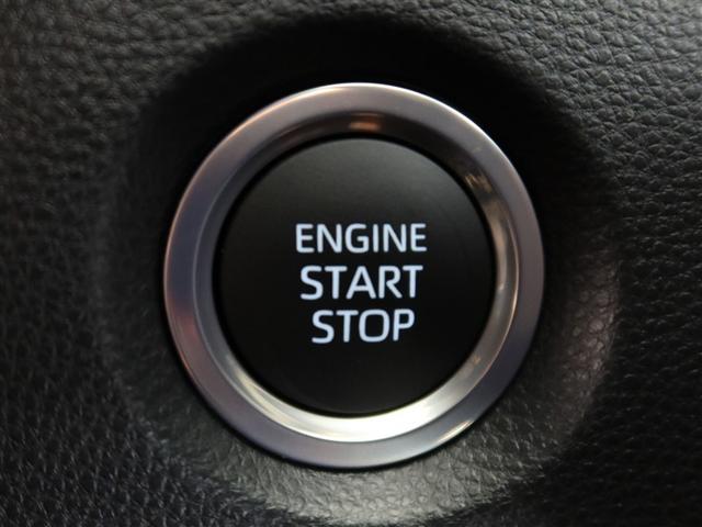 スマートキーを携帯していればキーを取り出さずにドアを施錠＆解錠。クルマの始動も可能です。