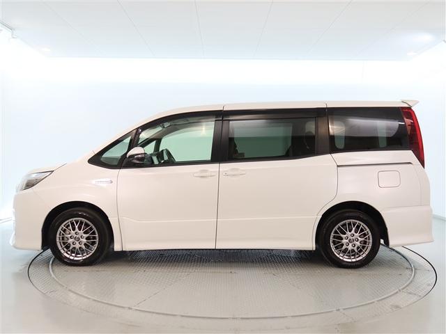 パワースライドドア付きだから、狭い駐車スペースなどでの　乗り降りラクラク！小さなお子さまのいるご家庭には嬉しい装備。