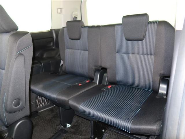 ３列目シートもひろびろとしたスペースを確保しています。大人数でのお出かけもばっちりです！