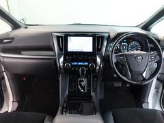 見通しのよいすっきりとした視界で、誰でも運転しやすいです。運転のしやすさは疲れにくさにも繋がりますよ♪ 7