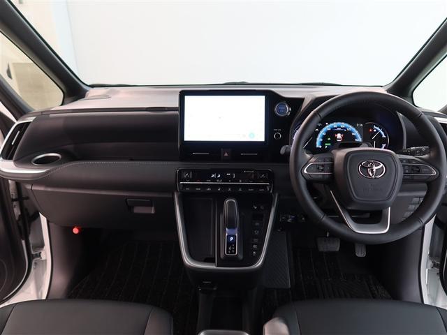 ノア ハイブリッドＳ－Ｚ　１年間走行無制限保証　ペダル踏み間違い　衝突回避被害軽減　車線逸脱警報機能　メモリナビ　フルセグＴＶ　バックカメラ　パノラミックモニタ　後席用モニター　ドライブレコーダー　ＥＴＣ　電源コンセント（7枚目）