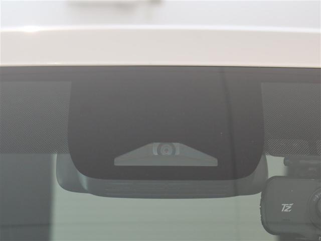 ノア ハイブリッドＳ－Ｚ　１年間走行無制限保証　ペダル踏み間違い　衝突回避被害軽減　車線逸脱警報機能　メモリナビ　フルセグＴＶ　バックカメラ　パノラミックモニタ　後席用モニター　ドライブレコーダー　ＥＴＣ　電源コンセント（14枚目）