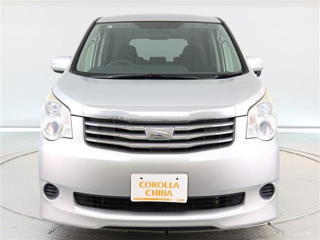 ノア Ｘ　１年間走行無制限保証　メモリナビ　ワンセグＴＶ　バックカメラ　ＥＴＣ　オートエアコン（2枚目）