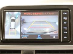 パノラミックビューモニター付きです。車両を上から見たような映像をディスプレイオーディオ画面に表示。運転席からの目視だけでは見にくい、車両周辺の状況をリアルタイムでしっかり確認できます。 5