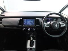 高いホールド性で運転姿勢が安定します。長距離ドライブでも疲れにくいのが魅力です。快適なドライビングライフをお送りください♪ 7