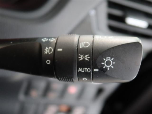 ノア Ｓｉ　ダブルバイビーＩＩ　１年間走行無制限保証　ペダル踏み間違い　衝突回避被害軽減　車線逸脱警報機能　メモリナビ　フルセグＴＶ　バックカメラ　後席用モニター　ドライブレコーダー　ＥＴＣ　クルーズコントロール　電動スライドドア（20枚目）