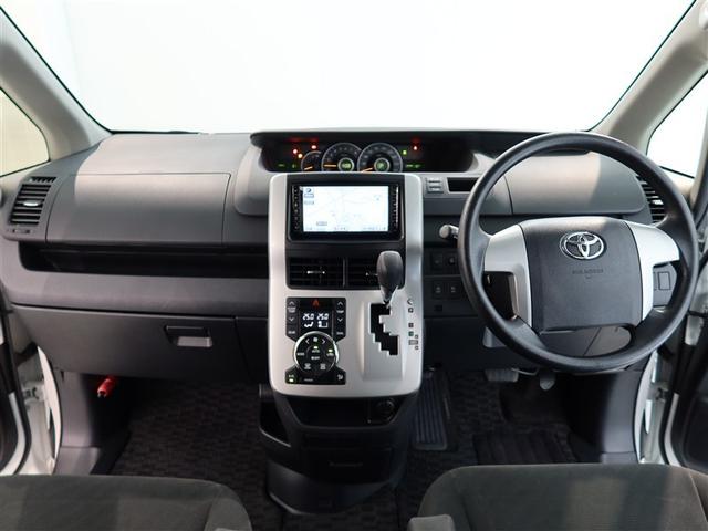 ヴォクシー トランス－Ｘ　１年間走行無制限保証　ＥＴＣ　電動スライドドア　オートエアコン　４ＷＤ（7枚目）