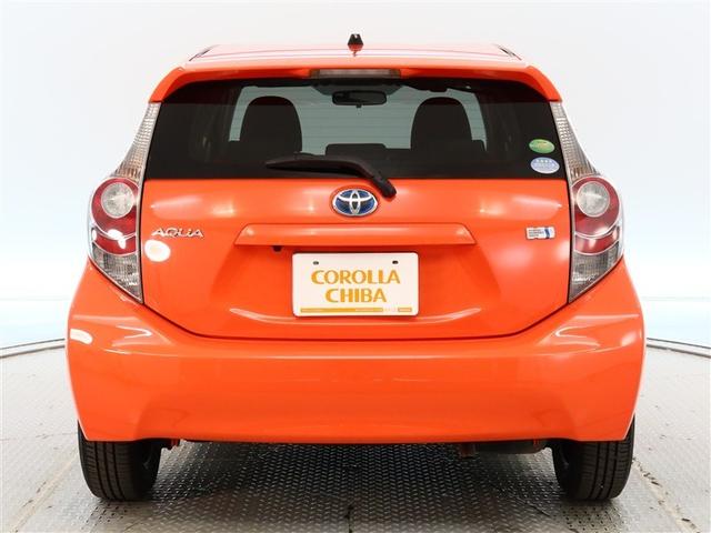 アクア Ｓ　１年間走行無制限保証　メモリナビ　ワンセグＴＶ　バックカメラ　ＥＴＣ　スマートキー　オートエアコン（4枚目）